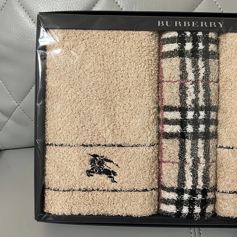 Burberry face/hand towel